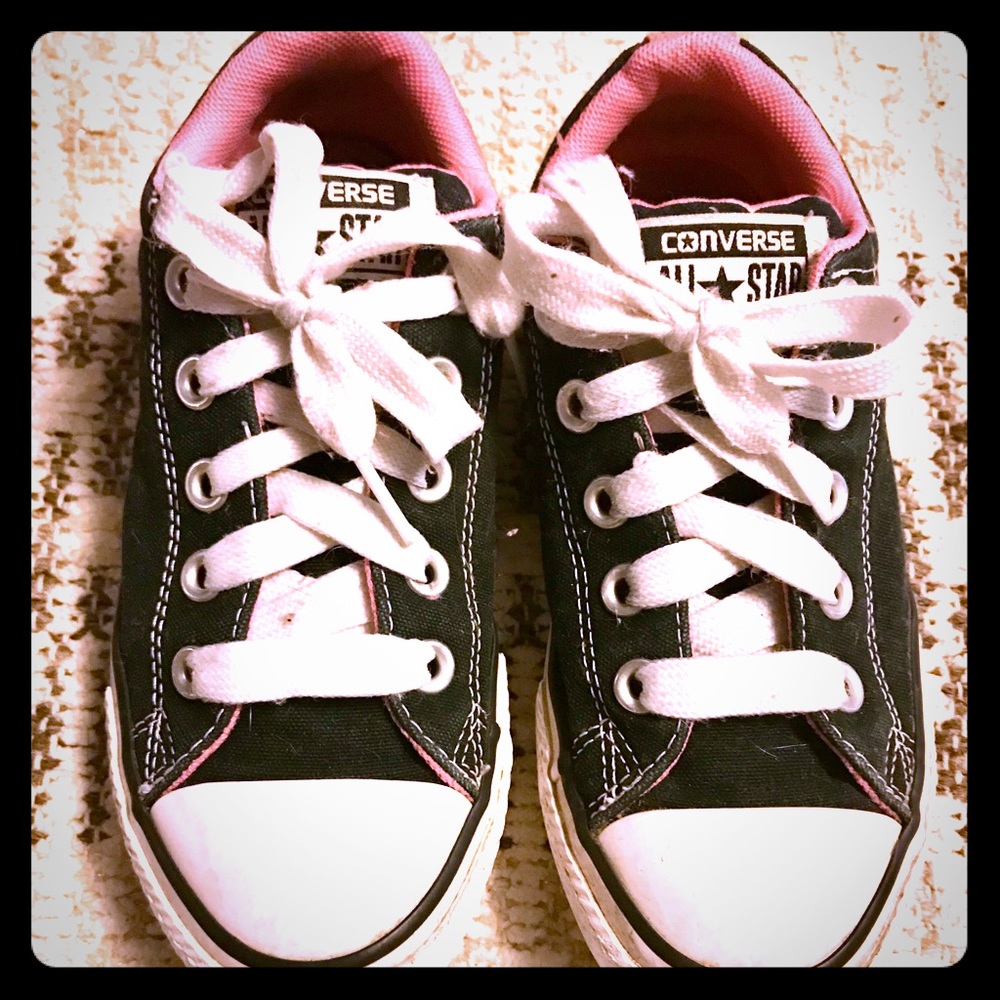 Converse Size 1 Black & Pink